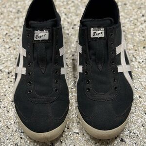 Onitsuka Tiger by Asics Black and White Sneakers Classic Design